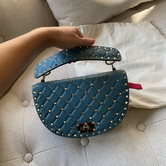 Beautiful Valentino bag with dust bag - Picture 2 of 2